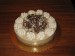 Nepečený tvarohovo - kávový dort s čokoládovými hoblinkami